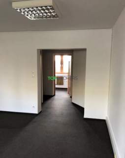 Przestronny dom na biuro, parking