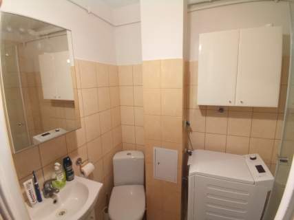 Zadbane, umeblowane mieszkanie dwupokojowe z dużym balkonem