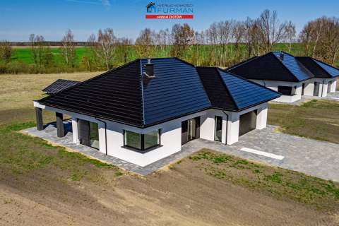 Dom wolnostojący nieopodal jeziora Wapieńskiego