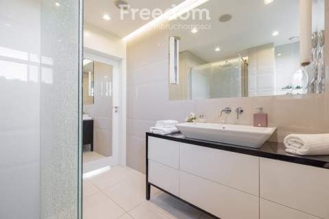 Apartament z widokiem na las i zatokę, 2 balkony