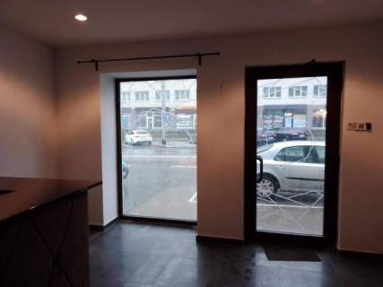 Lokal poradnia, sklep sieciowy, salon fryzjerski