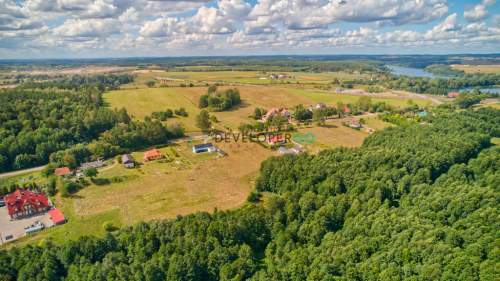 Malownicza działka nad rzeką.