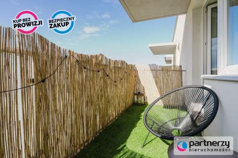 Jak nowe Wysoki standard duży balkon widok