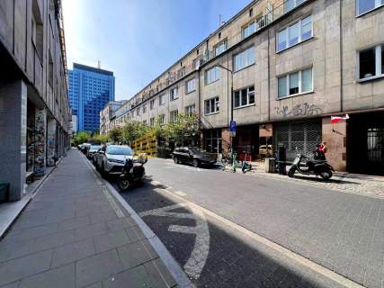 Piękny lokal w Centrum z miejscem parkingowym