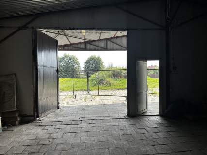Na sprzedaż magazyn 368m2 w Dorohusku domek 48m2