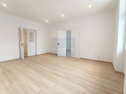 Lokal biurowy z balkonem w Centrum 