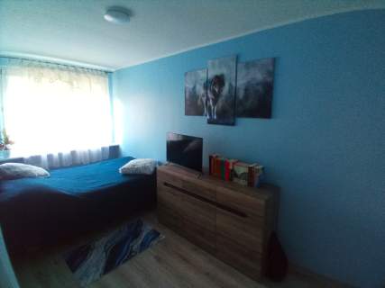 Zadbane, umeblowane mieszkanie dwupokojowe z dużym balkonem