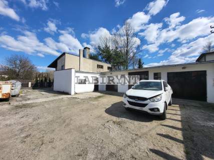 Dom 215m2 warsztat blacharsko-lakierniczy 219m2