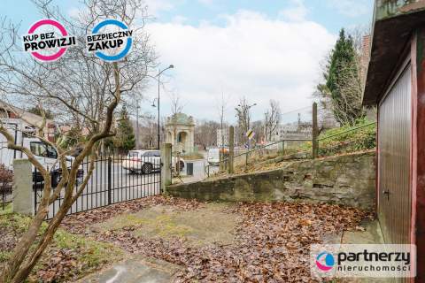 2 pokoje z oddzielną kuchnią i garażem wolnostojąc