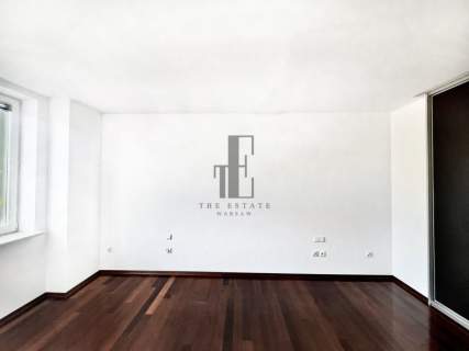 Słoneczny apartament z 2 miejscami parkingowymi