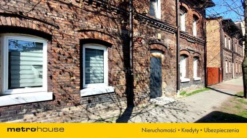 Dom z cegły Kończyce Zabrze, działka 1277 m2.
