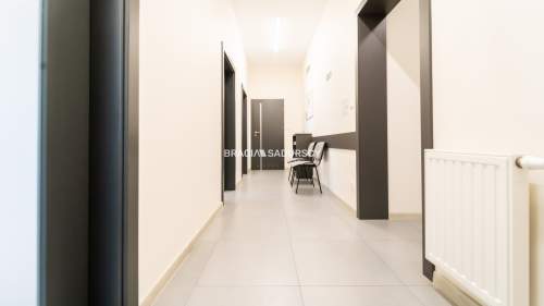 Lokal / biurowy / usługowy / 125 m2
