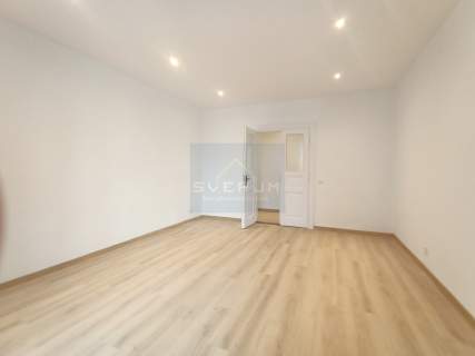 Lokal biurowy z balkonem w Centrum 