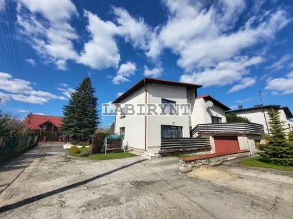 Dom 215m2 warsztat blacharsko-lakierniczy 219m2