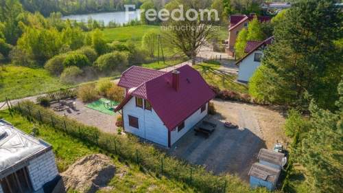 Dom z sielskim klimatem, Klonowo