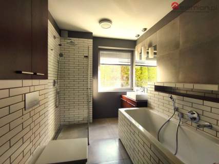 3-pokojowy apartament z ogródkiem i miejscem posto
