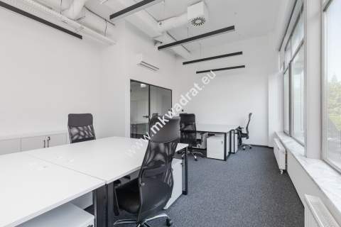 LUX 154 m 4-POK. LOKAL W BIUROWCU