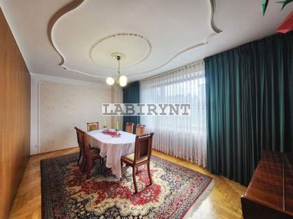 Dom 215m2 warsztat blacharsko-lakierniczy 219m2