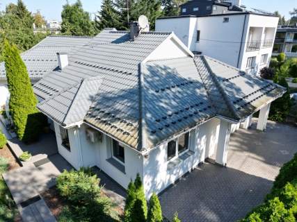 Wyjątkowy dom parterowy naprzeciwko parku 3 Maja