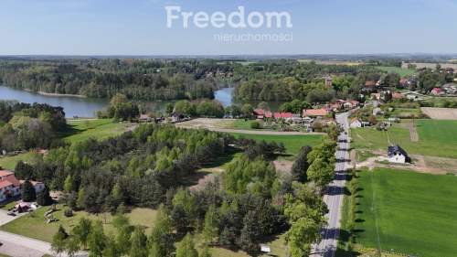 Działka marzeń przy jeziorach cisza i natura