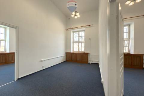 Lokal 82m2, z dużym tarasem w kamienicy, ul.Foksal