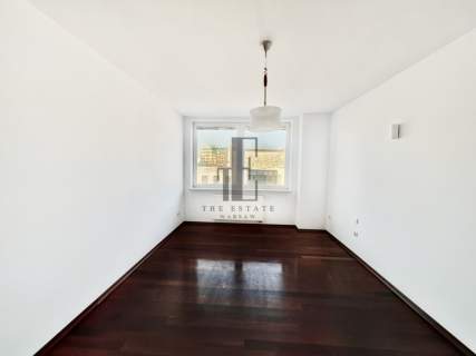 Słoneczny apartament z 2 miejscami parkingowymi