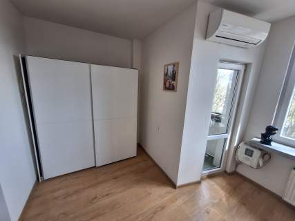 Kawalerka po remoncie balkon, parking, klimatyzacja