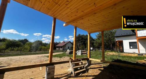 Drewniany domek nad zalewem Chańcza