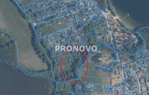 działka nad jeziorem Dominikowo