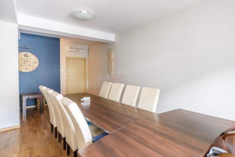 Lokal biurowy 2miejsca postojowe Św.Mikołaja 113m2