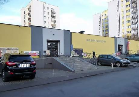 Dobrze zabezpieczony lokal usługowy / magazynowy