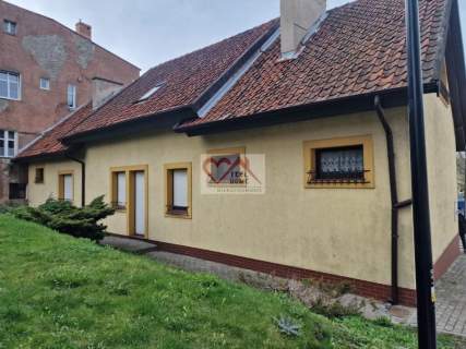 JEZIORANY - BUDYNEK MIESZKALNY 150 M2 Z MOZLIWOŚCI