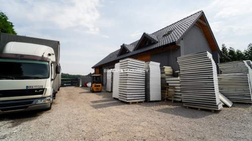 Budynek pod siedzibę firmy obrzeża Krakowa