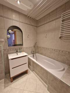 Bezpośrednio ODNOWIONE, DWUPOZIOMOWE 73,1m2 3 pokoje