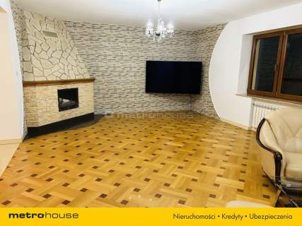 Funkcjonalny dom z dużą działką