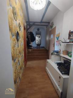 Duży dom trzy odrębne mieszkanie