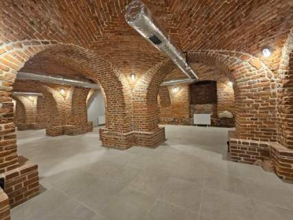 Lokal Księcia Witolda 265 m2 Zabytkowy Spichlerz