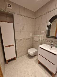 Bezpośrednio ODNOWIONE, DWUPOZIOMOWE 73,1m2 3 pokoje