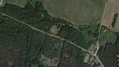 Działki budowlane pośród lasów.