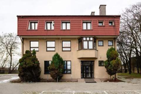 biurowiec/wolnostojący/parking/umeblowany/39złm2
