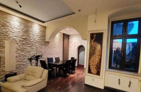 Kamienica 120 m2 4 pokoje 1. piętro balkon