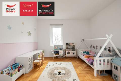 Przestronny dom lub trzy niezależne mieszkania