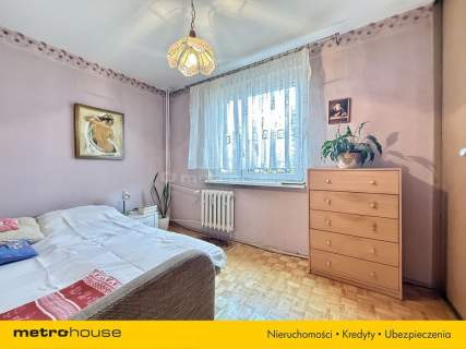 Atrakcyjne mieszkanie 3 pokojowe w niskim bloku.