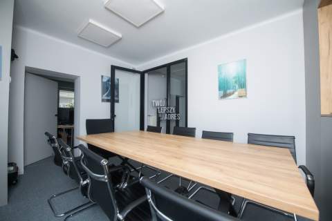 Przestrzeń biurowa 160,04 m2 Magazyny Parkingi