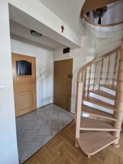 Bezpośrednio ODNOWIONE, DWUPOZIOMOWE 73,1m2 3 pokoje