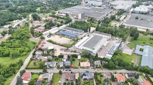 Wynajęte magazyny i biurowiec -lodowa.