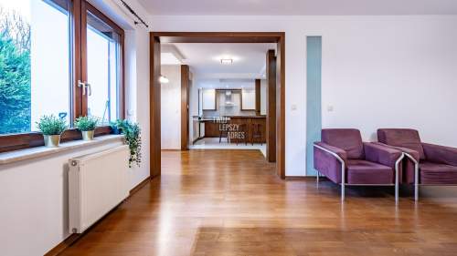 Wola Justowska - 208 m2 GARAŻ na DWA AUTA i ogród