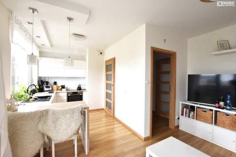 Przestronna kawalerka 30.50 m2 z balkonem. Sławin.