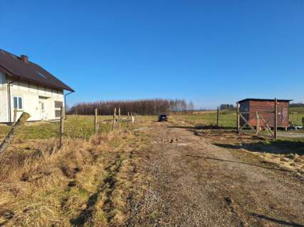 Ładna wolnostojąca działak budowlana