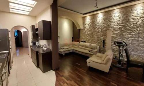 Kamienica 120 m2 4 pokoje 1. piętro balkon